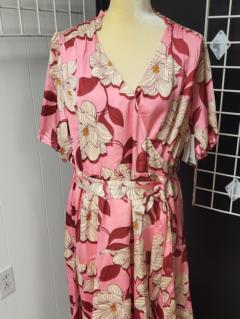 Nwt, Draper James Pink Floral Wrap Dress, Large